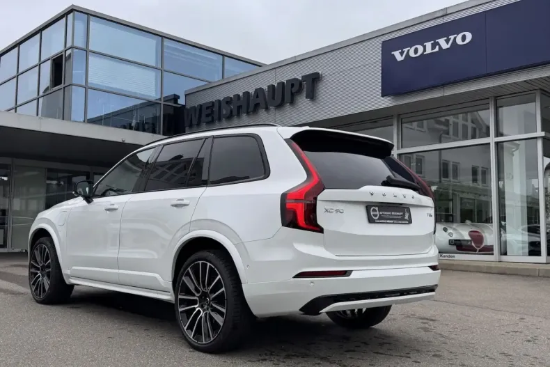 Volvo XC90 din 2025 cu 3.000 km - oferta VOL164624 - foto 4
