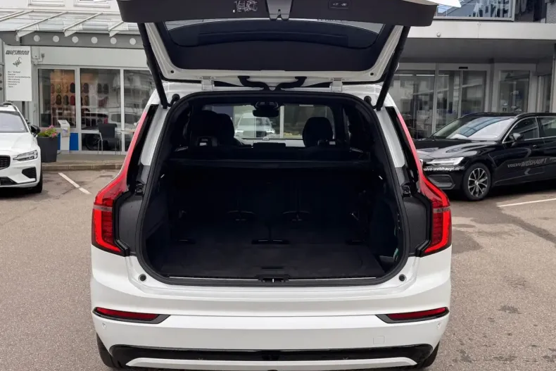 Volvo XC90 din 2025 cu 3.000 km - oferta VOL164624 - foto 6