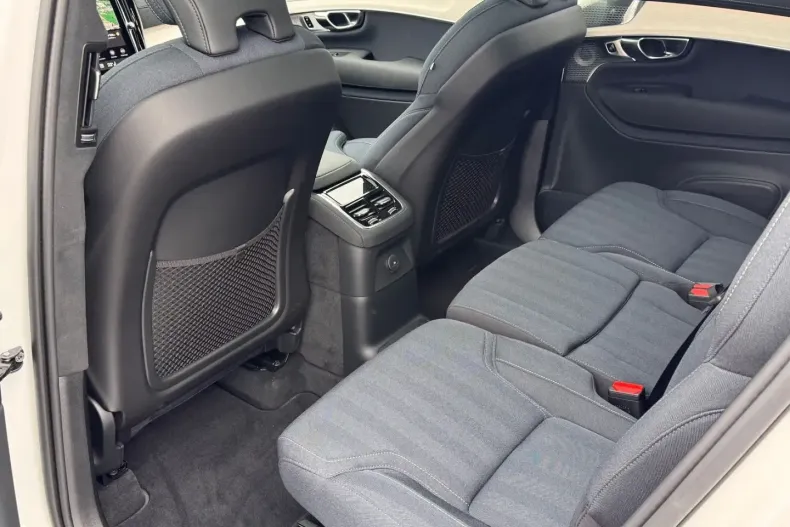 Volvo XC90 din 2025 cu 3.000 km - oferta VOL164624 - foto 8