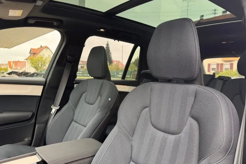 Volvo XC90 din 2025 cu 3.000 km - oferta VOL164624 - foto 9