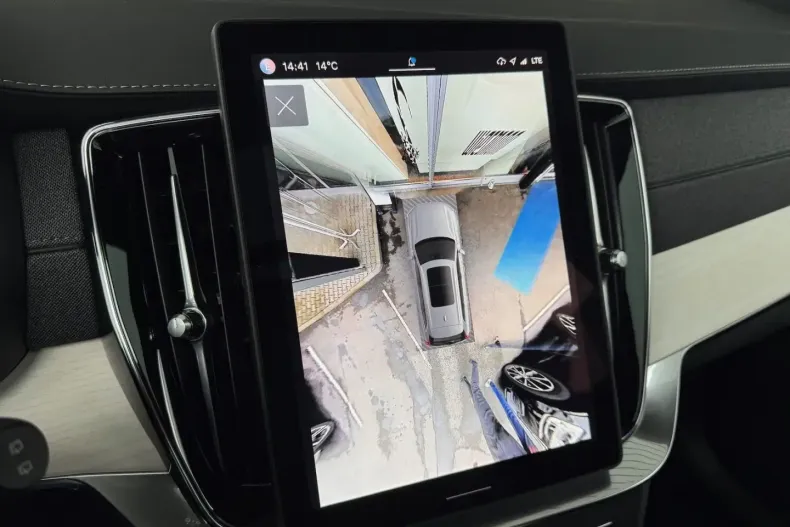 Volvo XC90 din 2025 cu 3.000 km - oferta VOL164624 - foto 10