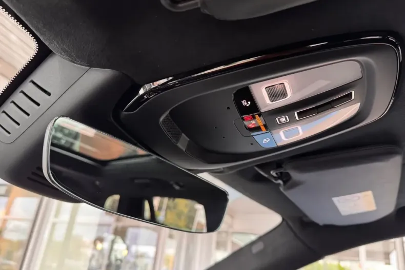 Volvo XC90 din 2025 cu 3.000 km - oferta VOL164624 - foto 12