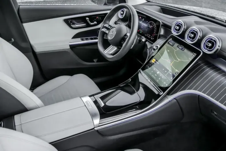 Mercedes-Benz GLC 400 din 2025 cu 17.328 km - oferta MER164639 - foto 3