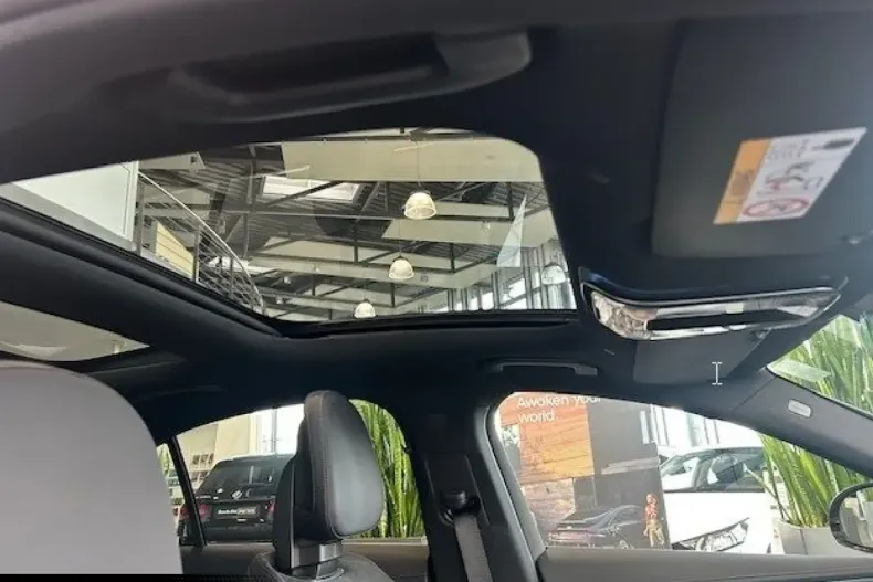 Mercedes-Benz E 450 din 2024 cu 11.815 km - oferta MER164642 - foto 12