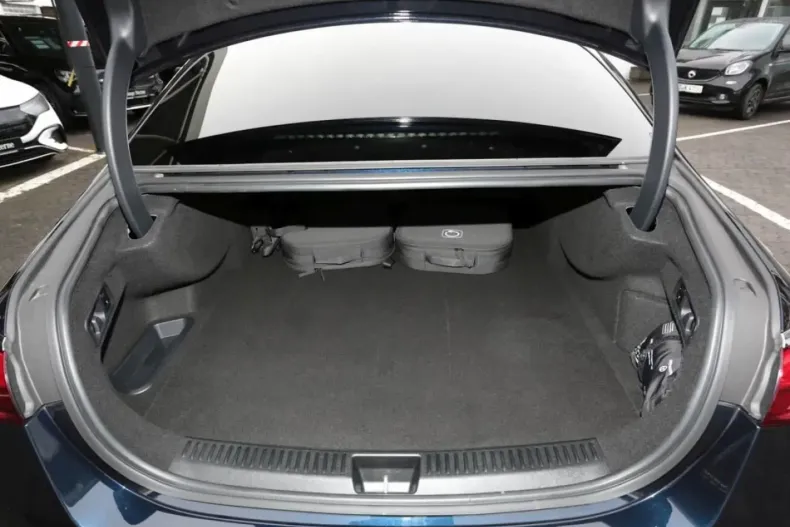 Mercedes-Benz E 400 din 2024 cu 6.400 km - oferta MER164643 - foto 5