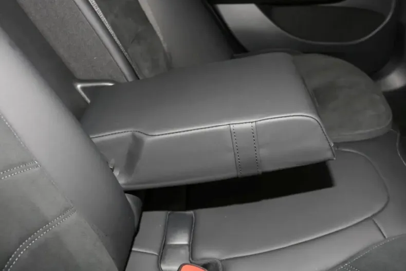 Mercedes-Benz E 400 din 2024 cu 6.400 km - oferta MER164643 - foto 9