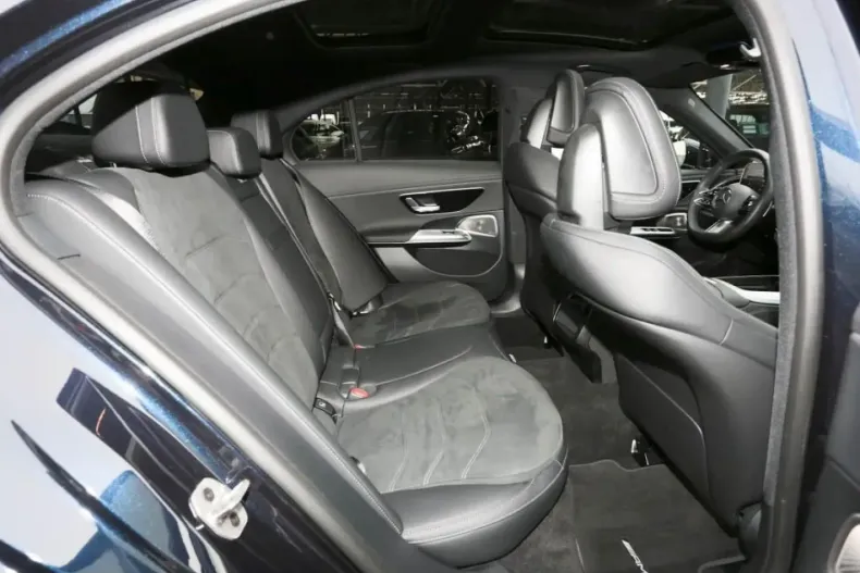 Mercedes-Benz E 400 din 2024 cu 6.400 km - oferta MER164643 - foto 10