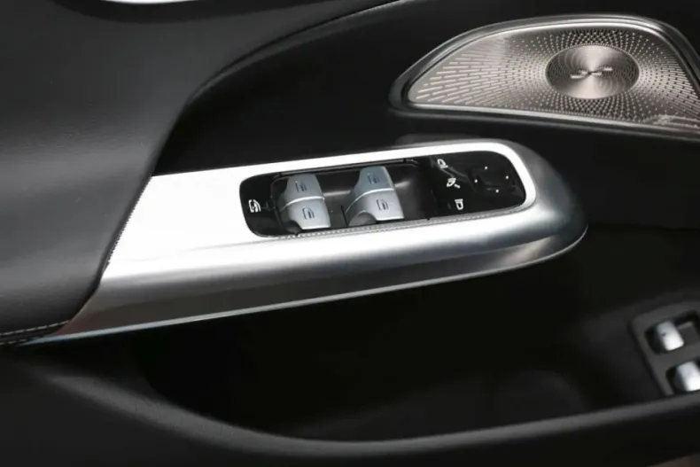 Mercedes-Benz E 400 din 2024 cu 6.400 km - oferta MER164643 - foto 16