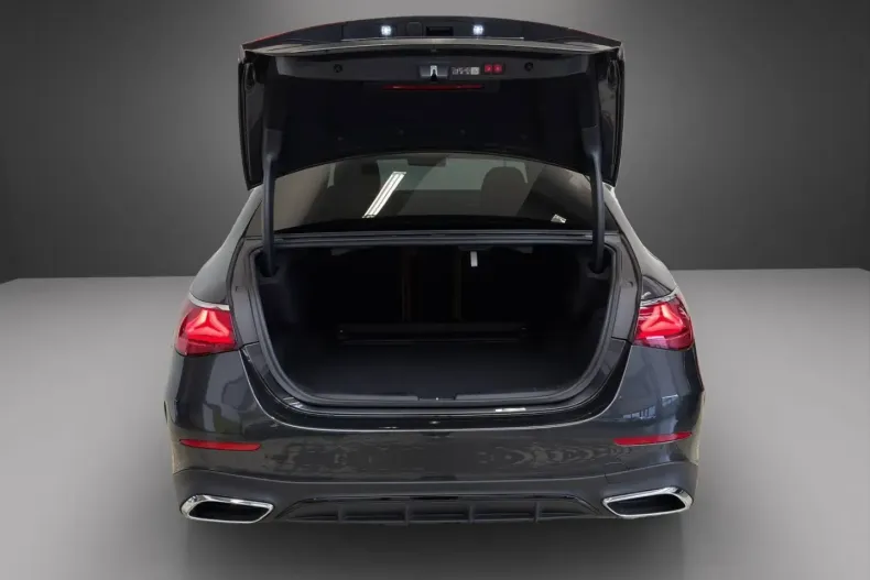 Mercedes-Benz E 200 din 2024 cu 8.180 km - oferta MER164646 - foto 12