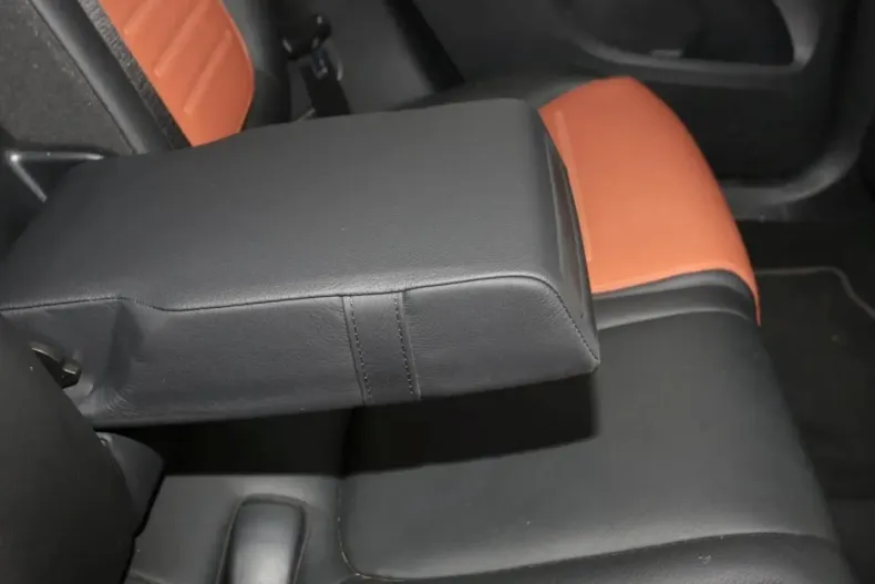 Mercedes-Benz GLC 220 din 2023 cu 40.450 km - oferta MER164649 - foto 10