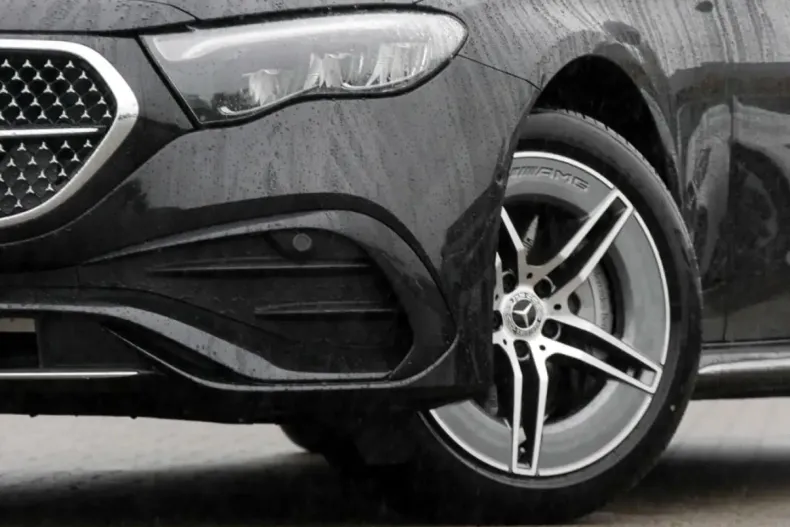 Mercedes-Benz E 300 din 2024 cu 28.792 km - oferta MER164653 - foto 5