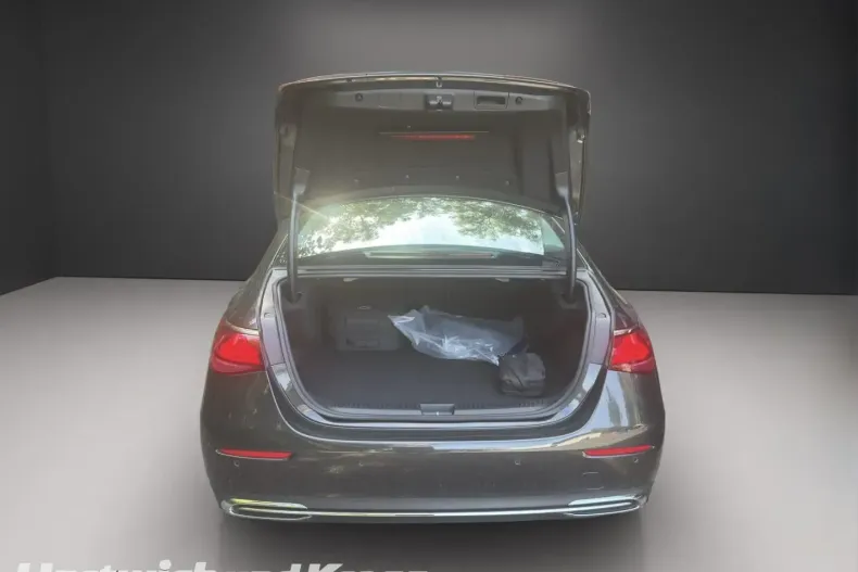 Mercedes-Benz E 300 din 2024 cu 8.790 km - oferta MER164654 - foto 8