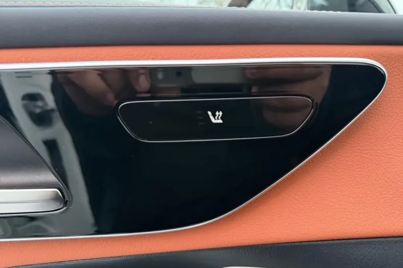 Mercedes-Benz GLC 400 din 2023 cu 30.866 km - oferta MER164670 - foto 5