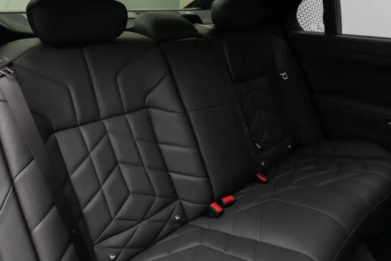 BMW i7 din 2023 cu 23.029 km - oferta BMW164684 - foto 28