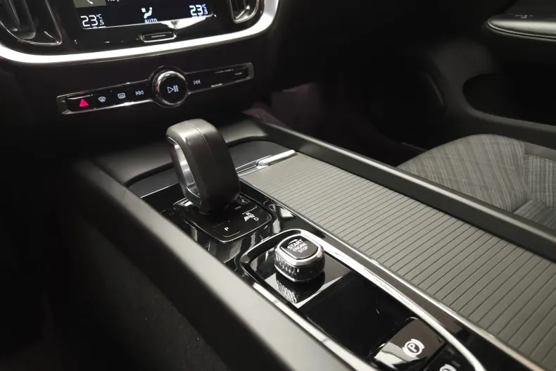 Volvo V60 din 2021 cu 118.000 km - oferta VOL164698 - foto 25