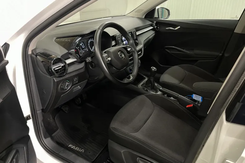 Skoda Fabia din 2023 cu 34.365 km - oferta SKO164713 - foto 5