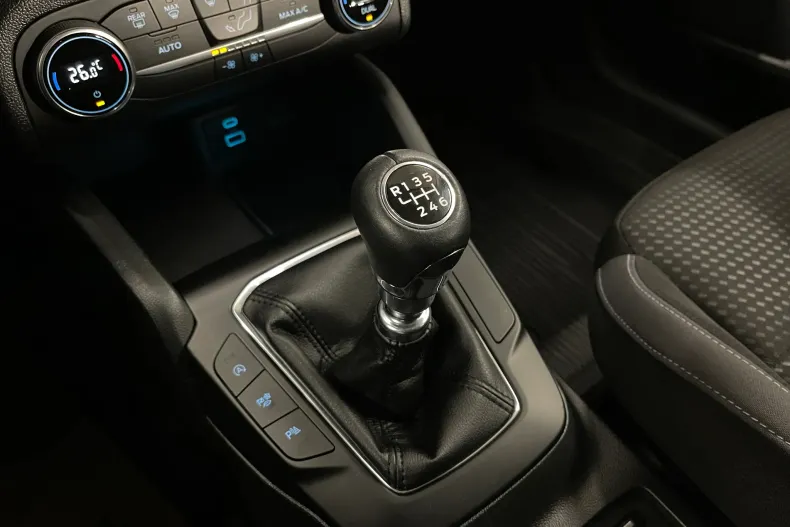 Ford Focus din 2022 cu 50.080 km - oferta FOR164717 - foto 19