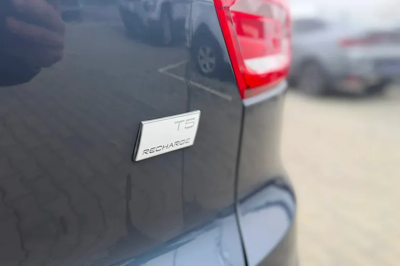 Volvo XC40 din 2020 cu 88.036 km - oferta VOL164733 - foto 8