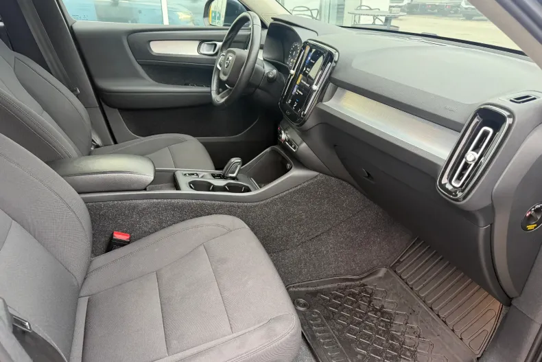 Volvo XC40 din 2020 cu 88.036 km - oferta VOL164733 - foto 14