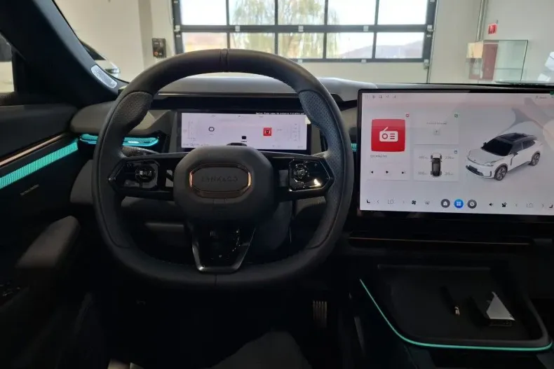 Lynk&Co 8 din 2025 cu 10 km - oferta LYN164739 - foto 9