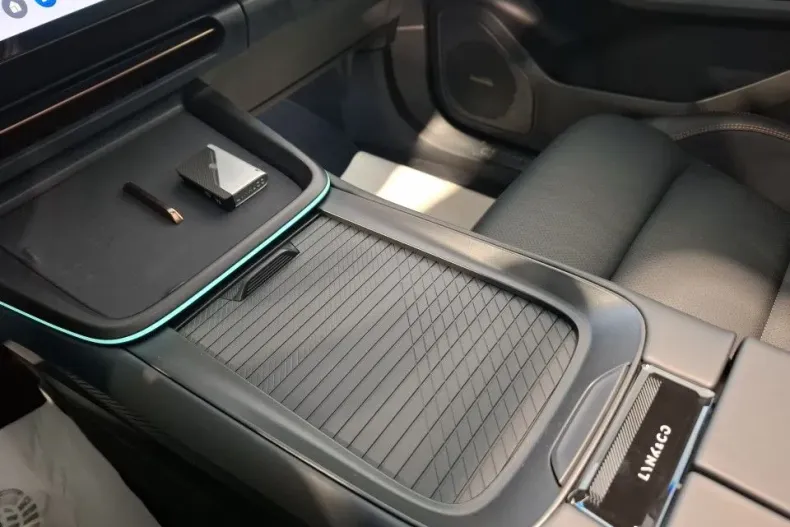 Lynk&Co 8 din 2025 cu 10 km - oferta LYN164739 - foto 16