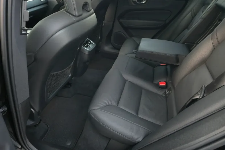 Volvo XC60 din 2022 cu 116.600 km - oferta VOL164740 - foto 26