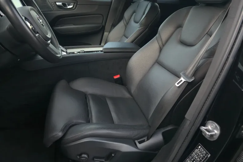 Volvo XC60 din 2022 cu 116.600 km - oferta VOL164740 - foto 33