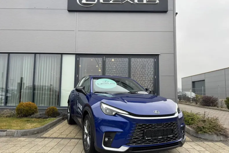 Lexus LBX din 2024 cu 10 km - oferta LEX164745 - foto 1