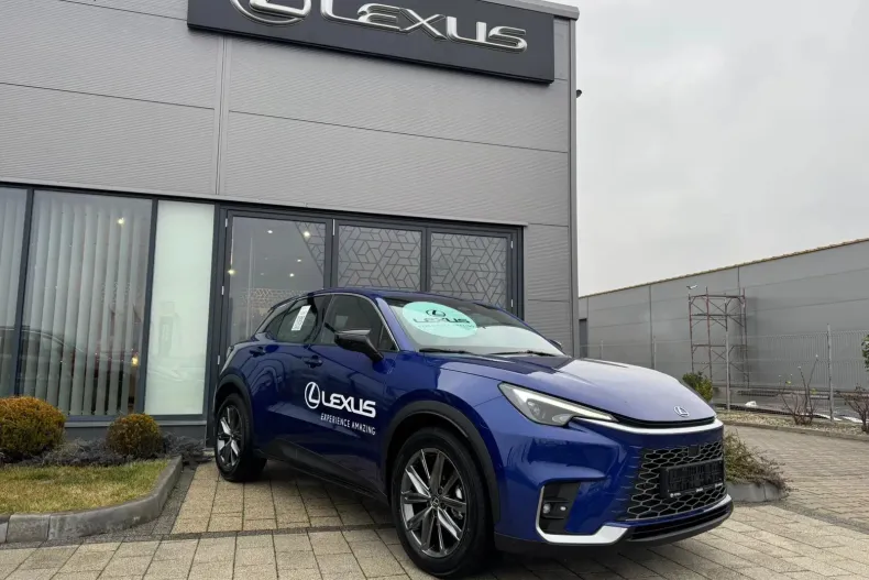 Lexus LBX din 2024 cu 10 km - oferta LEX164745 - foto 2