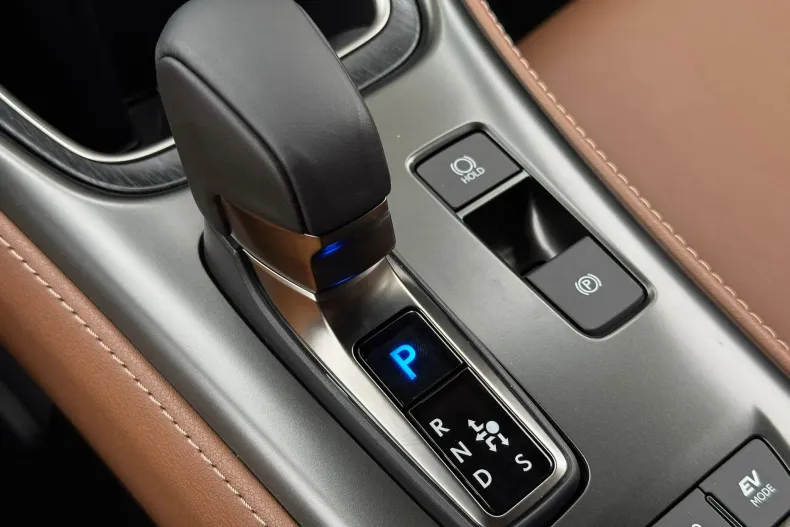 Lexus LBX din 2024 cu 10 km - oferta LEX164745 - foto 23