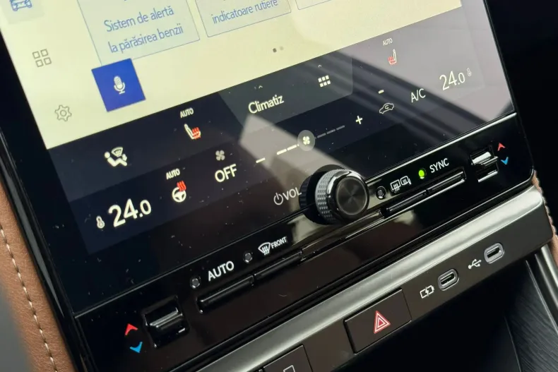 Lexus LBX din 2024 cu 10 km - oferta LEX164745 - foto 24