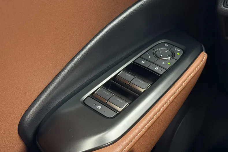 Lexus LBX din 2024 cu 10 km - oferta LEX164745 - foto 25