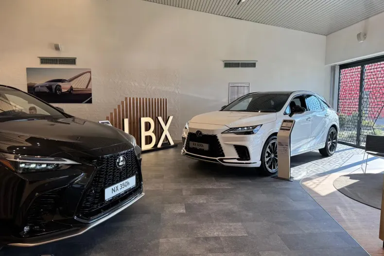 Lexus LBX din 2024 cu 10 km - oferta LEX164745 - foto 40