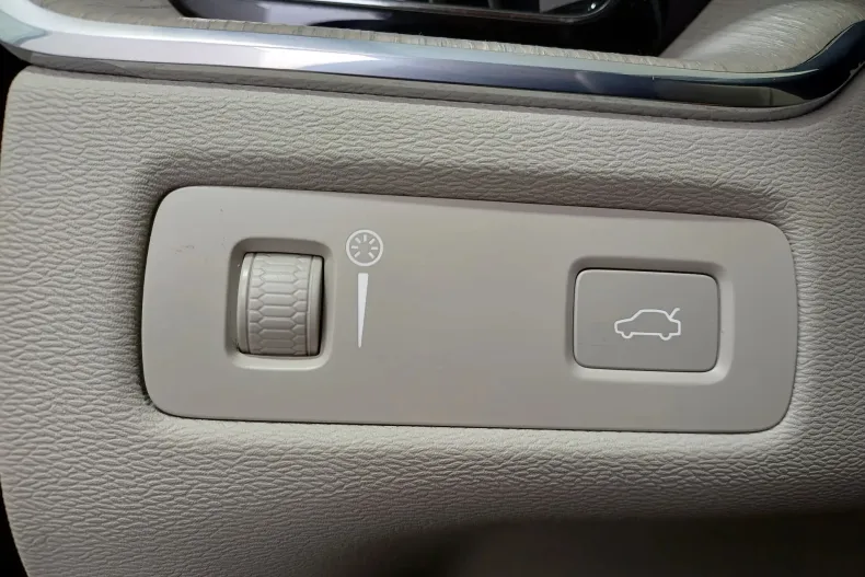 Volvo XC60 din 2022 cu 59.679 km - oferta VOL164777 - foto 9