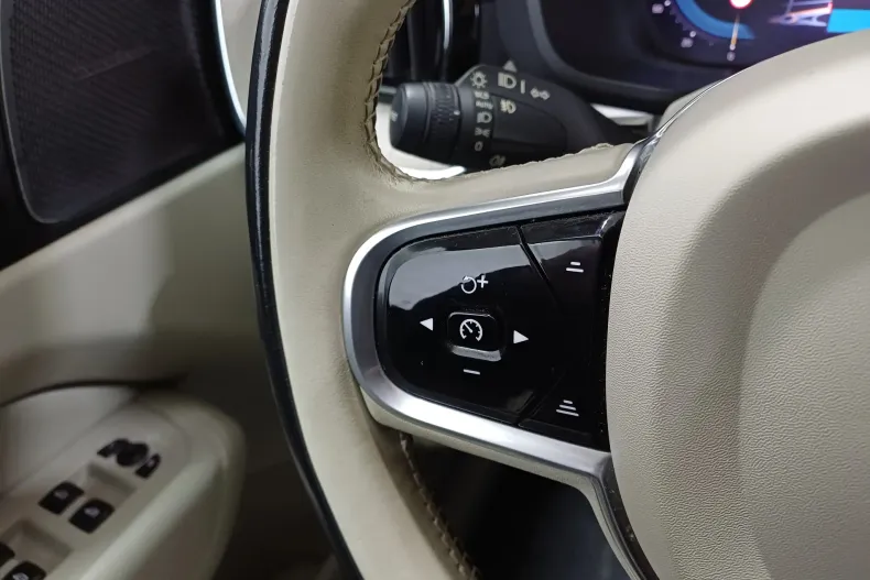 Volvo XC60 din 2022 cu 59.679 km - oferta VOL164777 - foto 10