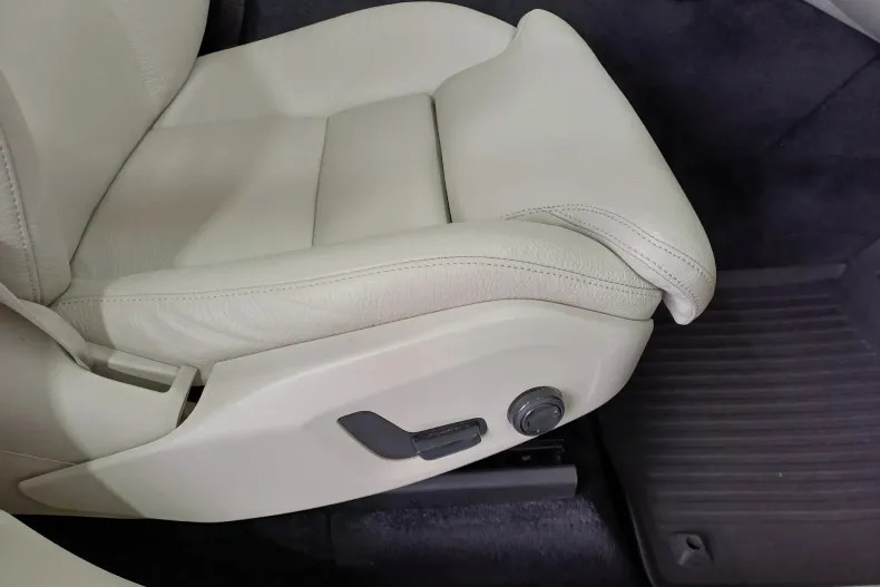 Volvo XC60 din 2022 cu 59.679 km - oferta VOL164777 - foto 26