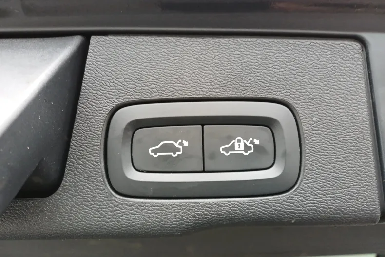 Volvo XC60 din 2022 cu 59.679 km - oferta VOL164777 - foto 31