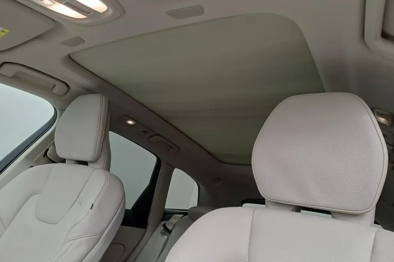 Volvo XC60 din 2022 cu 59.679 km - oferta VOL164777 - foto 38