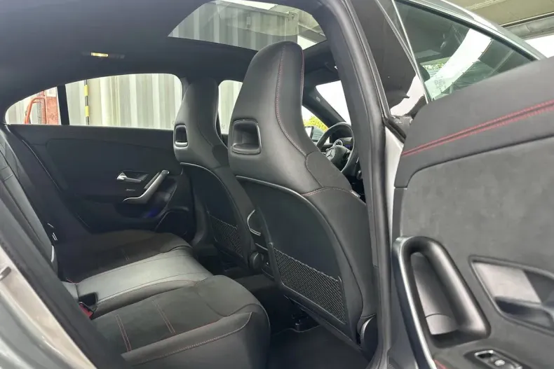 Mercedes-Benz CLA din 2024 cu 12.249 km - oferta MER164782 - foto 13