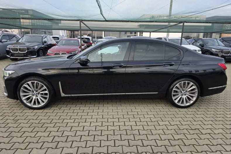 BMW Seria 7 din 2022 cu 80.247 km - oferta BMW164785 - foto 2