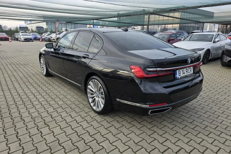 BMW Seria 7 din 2022 cu 80.247 km - oferta BMW164785 - foto 3