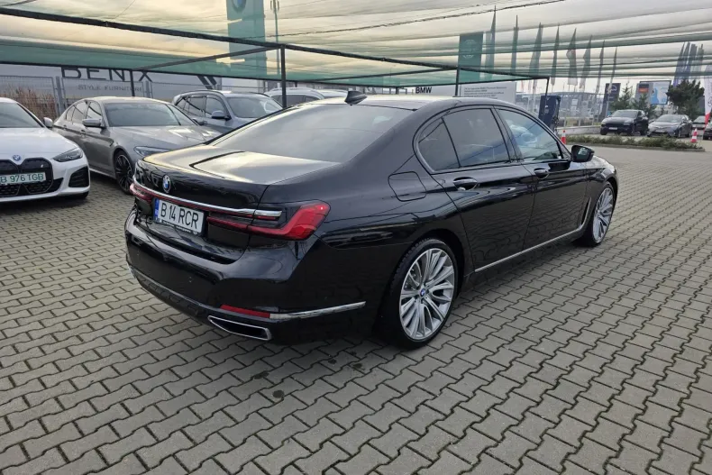 BMW Seria 7 din 2022 cu 80.247 km - oferta BMW164785 - foto 5