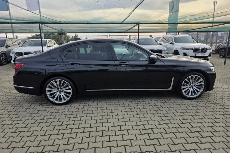 BMW Seria 7 din 2022 cu 80.247 km - oferta BMW164785 - foto 6