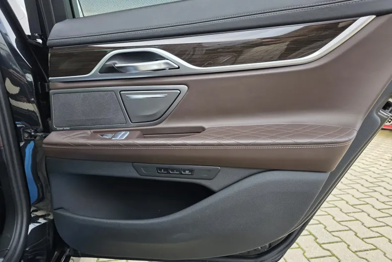 BMW Seria 7 din 2022 cu 80.247 km - oferta BMW164785 - foto 25