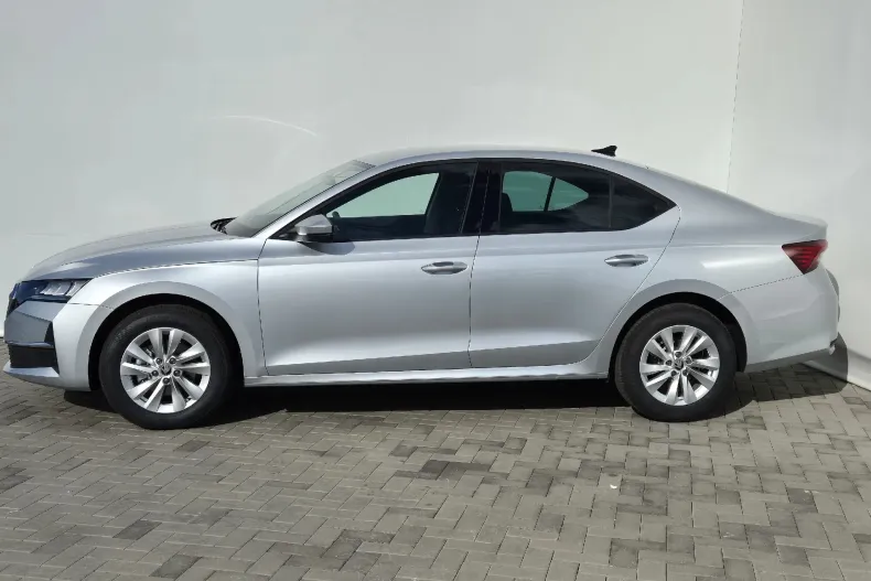 Skoda Octavia din 2025 cu 500 km - oferta SKO164789 - foto 2