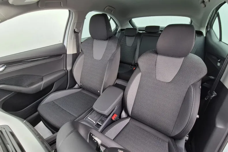 Skoda Octavia din 2025 cu 500 km - oferta SKO164789 - foto 10