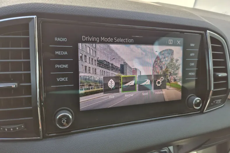 Skoda Karoq din 2022 cu 80.261 km - oferta SKO164802 - foto 26