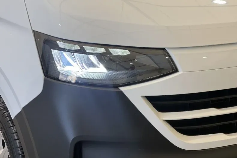 Volkswagen Caravelle din 2025 cu 10 km - oferta VOL164845 - foto 3