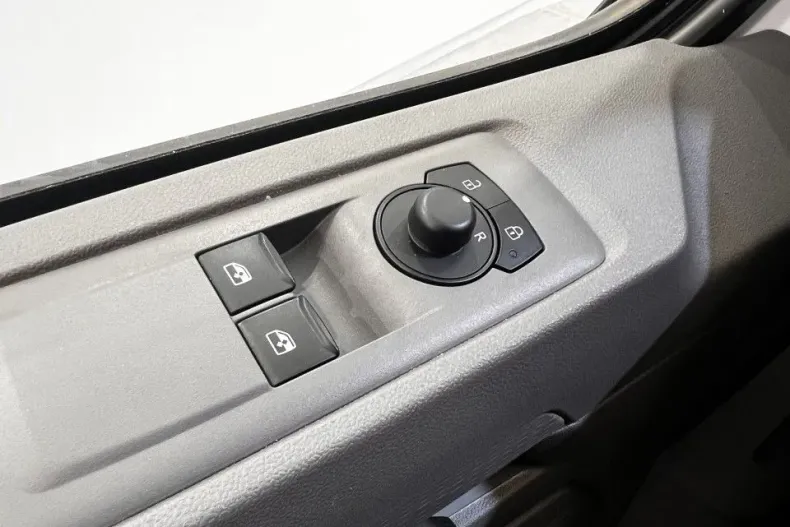 Volkswagen Caravelle din 2025 cu 10 km - oferta VOL164845 - foto 24