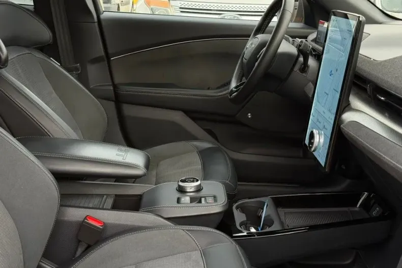 Ford Mustang Mach-E din 2023 cu 41.500 km - oferta FOR164867 - foto 17